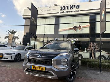 מיצובישי אאוטלנדר