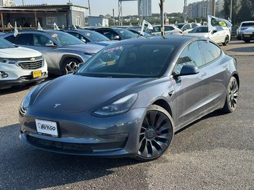 טסלה MODEL 3