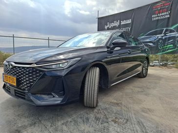 צ'רי ARRIZO 8 PHEV