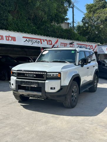 טויוטה לנד קרוזר