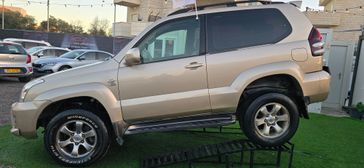 טויוטה לנד קרוזר