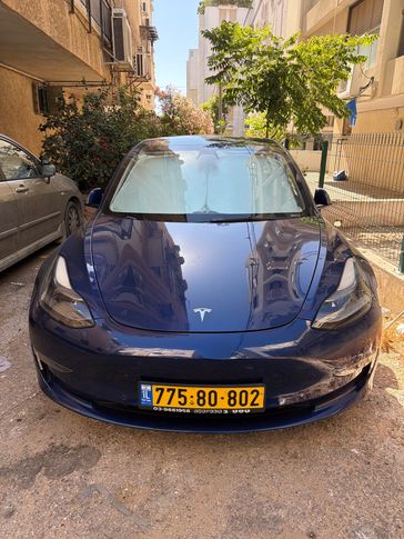 טסלה MODEL 3