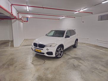 ב מ וו X5