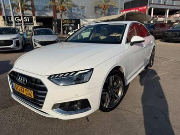 אאודי A4