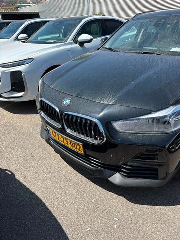 ב מ וו X2