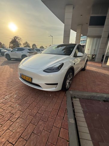 טסלה MODEL Y