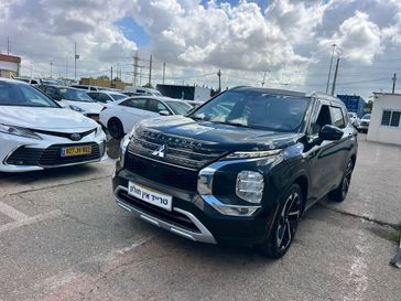 מיצובישי אאוטלנדר