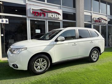 מיצובישי אאוטלנדר