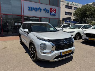 מיצובישי אאוטלנדר