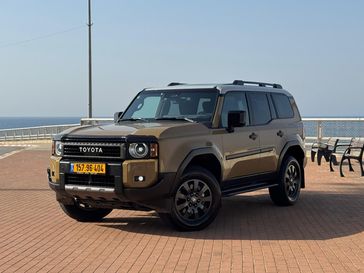 טויוטה לנד קרוזר