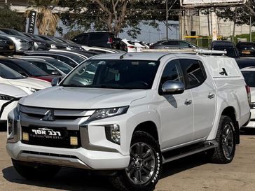 מיצובישי L-200