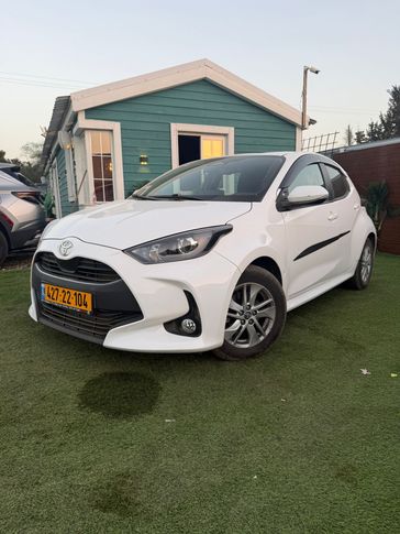 טויוטה יאריס