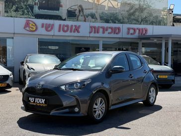 טויוטה יאריס