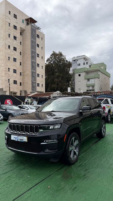 ג'יפ גראנד צ'ירוקי