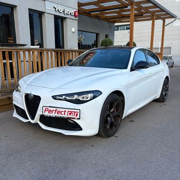 אלפא רומיאו ג'וליה