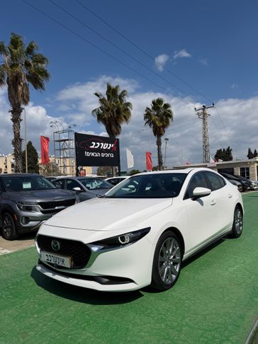 מזדה 3