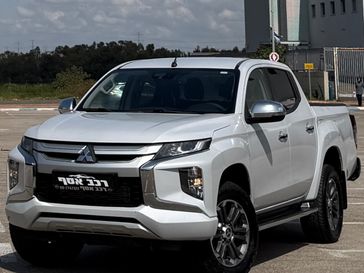 מיצובישי L-200