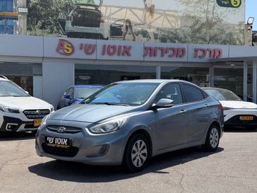 יונדאי I25
