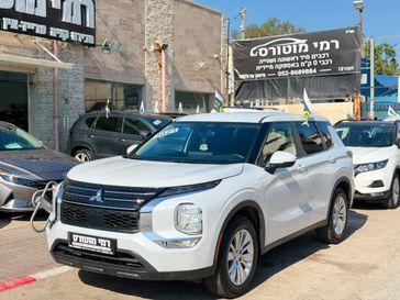 מיצובישי אאוטלנדר