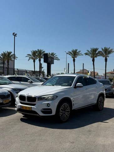 ב מ וו X6