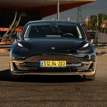 טסלה MODEL 3