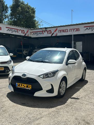 טויוטה יאריס