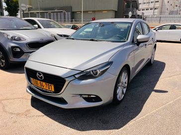 מזדה 3