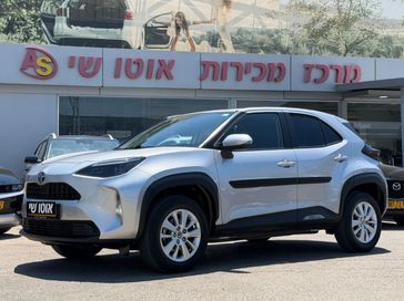 טויוטה יאריס קרוס