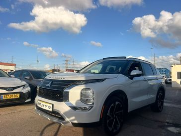 מיצובישי אאוטלנדר