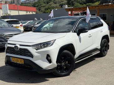 טויוטה RAV4