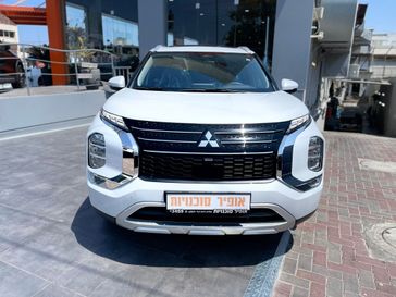 מיצובישי אאוטלנדר