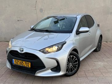 טויוטה יאריס