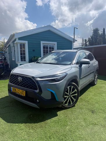 טויוטה קורולה קרוס