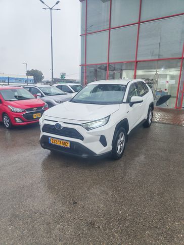 טויוטה RAV4