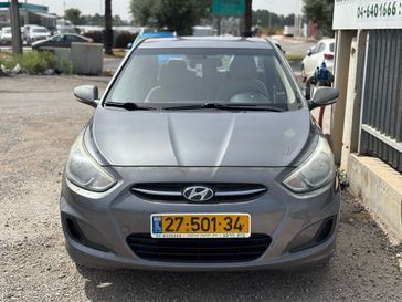 יונדאי I25