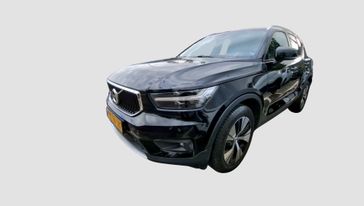 וולבו XC40