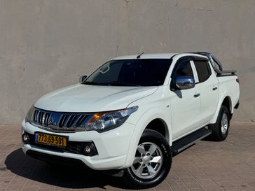 מיצובישי L-200