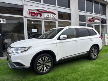 מיצובישי אאוטלנדר