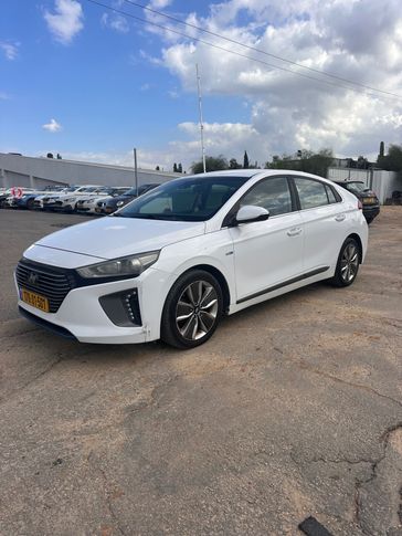 יונדאי איוניק