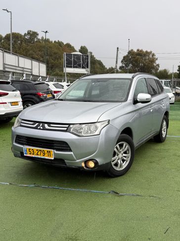 מיצובישי אאוטלנדר