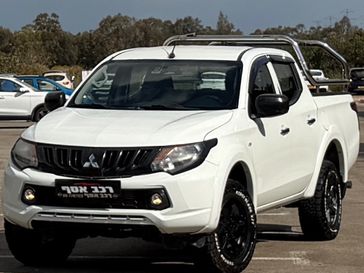 מיצובישי L-200