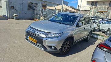 מיצובישי אאוטלנדר