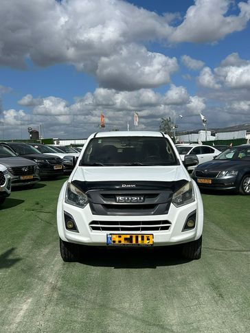 איסוזו D-Max
