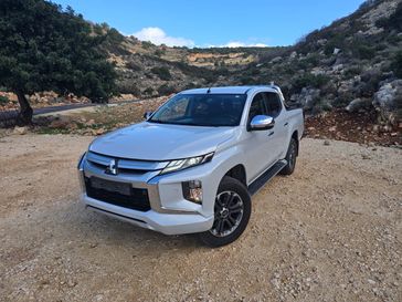 מיצובישי L-200