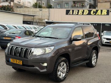 טויוטה לנד קרוזר