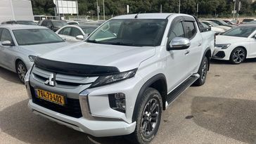 מיצובישי L-200