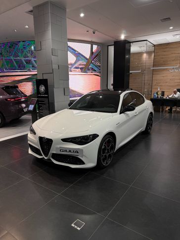 אלפא רומיאו ג'וליה