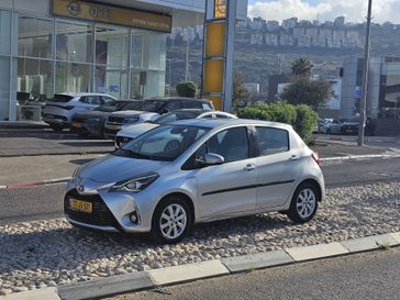 טויוטה יאריס