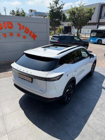 אומודה 7 PHEV