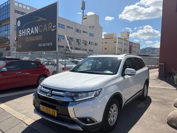 מיצובישי אאוטלנדר